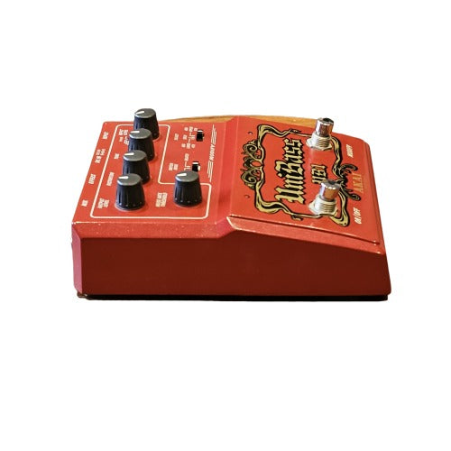 Akai UniBass UB1 Harmonized Bass Distortion